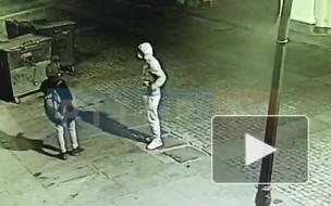 На Думской улице неизвестный оставил подростка без телефона