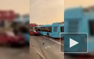 На Пулковском шоссе произошло массовое ДТП с автобусом и фурой