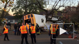 Видео с места событий: погибли шесть детей в ДТП со школьным автобусом в США
