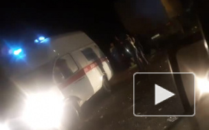 На Фонтанке "неадекватная художница" выбила стекло в карете скорой и попыталась бежать