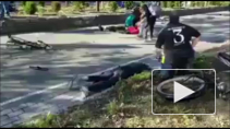 Появилось видео из Нью-Йорка, где грузовик въехал в толпу