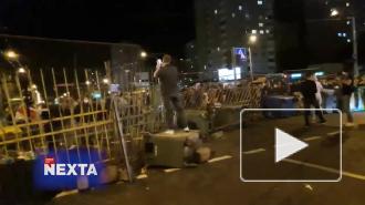 Двухметровые баррикады в центре Минска показали на видео