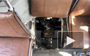 Суровый Челябинск: люди ездят в маршрутке с огромной дырой в полу