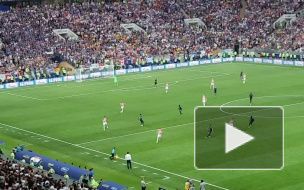 Акцию Pussy Riot "Милиционер вступает в игру" сочли "некой фишкой финала" ЧМ-2018