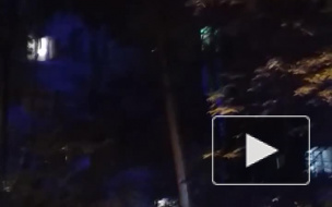 На проспекте Обуховской Обороны загорелась крыша дома 