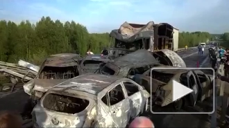 Семь машин загорелись после ДТП под Вологдой