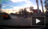 Завораживающее видео из Уфы: грузовик на полном ходу посыпал встречные авто кирпичом