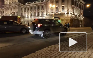 Обманутые дольщики перекрыли дорогу в центре Петербурга
