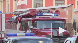 В Невском районе на улице Невзоровой горел склад с зимней одеждой и оборудованием