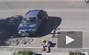 В Чите водитель сбил 15-летнюю девочку на велосипеде, помог ей встать и скрылся