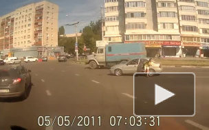 В Липецке из машины на полном ходу выпал ребенок