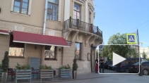 Кафе в центре Петербурга разорили среди бела дня