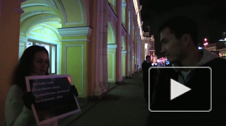 Избитого  в Москве  Олега  Кашина  петербуржцы  поддержали одиночными  пикетами   