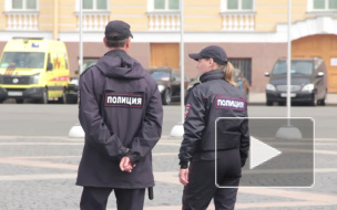 Дерзкий грабитель с пистолетом и шокером обнес салон связи в Петербурге