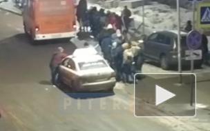 Во время конфликта из-за парковки в Мурино мужчина ударил ножом своего оппонента