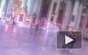 Появилось видео инцидента с петербуржцем в Троицком соборе