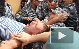 ВДВ, ЛГБТ и ОМОН устроили побоище на Дворцовой