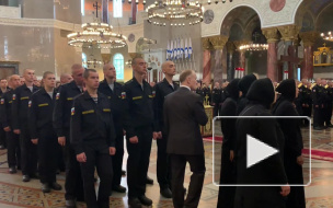 Видео: в Кронштадте прошла панихида по погибшим в Баренцевом море подводникам 