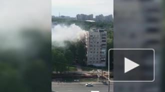 Пожар на Руставели тушат три спецмашины спасателей