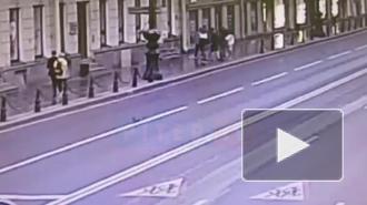 Трое жестоко избили мужчину в центре Петербурга