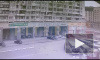 На видео показано, как от взрыва газового баллона в Петербурге вылетают окна