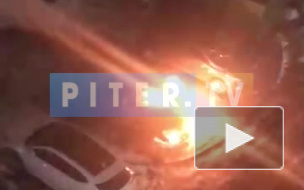 Ночью на проспекте Королева загорелась машина 