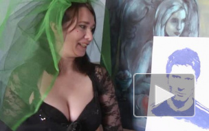 Петербурженка приложила футболиста Месси к своей груди