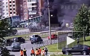 Видео: у станции "Беговая" сгорел пассажирский автобус