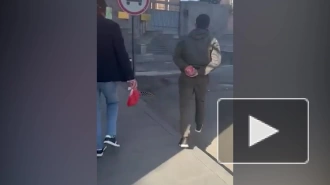 В Ереване неизвестные испачкали красной краской двери посольства РФ