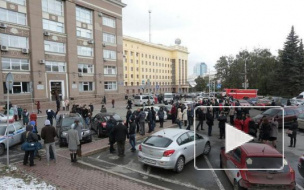 Видео: в Челябинске массово эвакуируют учебные учреждения