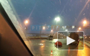 Видео: в ДТП на КАД погибли мужчина и женщина 