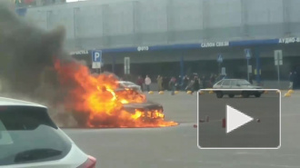 Петербуржец спас брата и сестру из горящего автомобиля