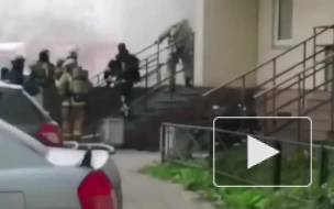 Видео: на Софийской тушили помещение для дворника