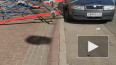 Видео: из-за сильного ветра около жилого дома в центре ...