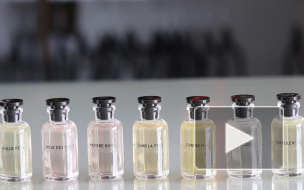 В России приняли закон об обязательной маркировке духов и фотокамер