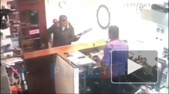 Неизвестный выстрелил из пистолета в мужчину на проспекте Космонавтов