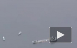 Появилось шокирующее видео с тонущим у берегов Японии танкером с тоннами щелочи на борту
