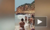 Видео: Незаконные мигранты из Марокко атаковали 5-звездочный пляж в Испании