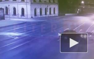 Автомобилист скрылся после ДТП на Литейном мосту