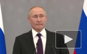 Путин призвал не давать эмоциональных оценок в отношении уезжающих из России