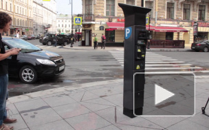 На первой платной парковке в Петербурге можно остановиться и не заплатить ни копейки