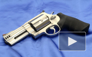 Водитель-инкассатор напугал пистолетом своих коллег и скрылся с 1,5 млн долларов