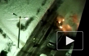 Очевидец снял горящий автомобиль в Химках