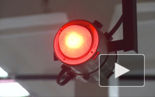 На станции метро "Проспект Ветеранов" человек упал на рельсы: поезда не ходили несколько минут