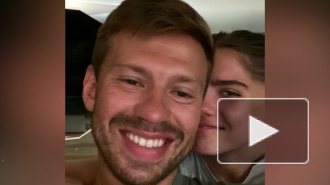 СМИ анонсировали свадьбу футболиста Смолова с внучкой Ельцина