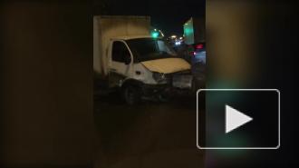 Видео: два транспортных средства разбились на проспекте Ветеранов