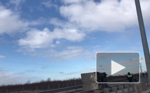 Видео: на Витебском проспекте перевернулся трактор и "Газель"