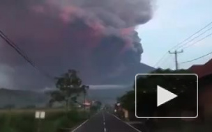 Извержение вулкана Агунг на Бали: Туристов из России перевезут на другой остров