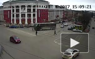 Джип и легковушка столкнулись в самом центре Петрозаводска