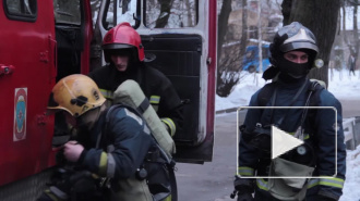 В Казанском поселке при сильном пожаре на плавучем кране погибли люди